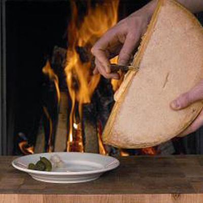 Ser Raclette Seiler -Szwajcaria (1/2 kręgu). Waga 2,6-3 kg.